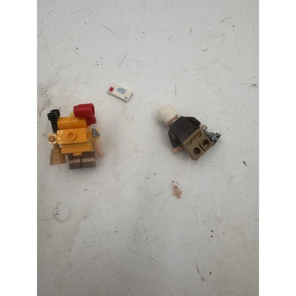 LEGO Up House Fred And Russell Character Accessories Mini Fig Lot Of Two - Picture 3 of 4